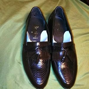 Basin genuine leather loafers with tassel